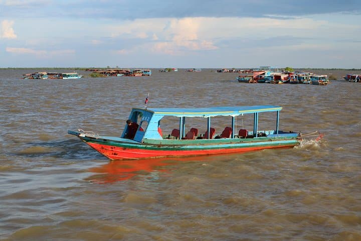 Kompong Phluk Floating Village Half‑Day Private Boat Tour — Siem Reap Tonle Sap photo 2