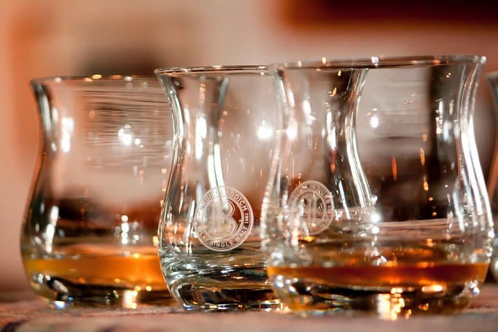 4-Day Islay Whisky Tour from Edinburgh — Distilleries, Ferry Crossings & Bowmore Stays