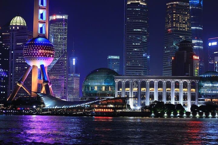 Shanghai Night: VIP Huangpu River Cruise and Thai Dinner on the Bund photo 1