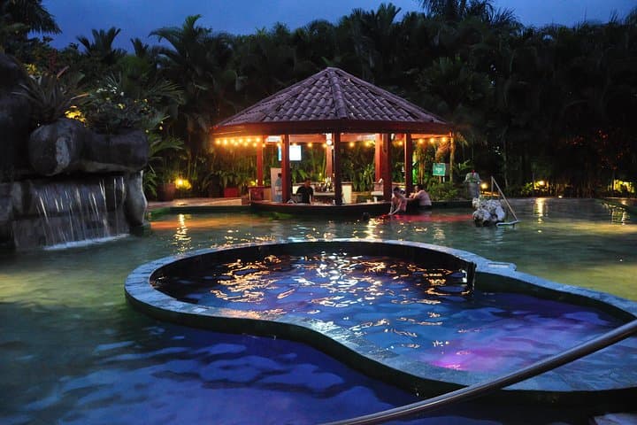 La Fortuna Hot Springs Full-Day Pass — Paradise Hot Springs Guide photo 3