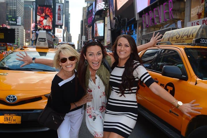 Private NYC Walking Tour and Professional Photoshoot: Capture Manhattan's Icons photo 4