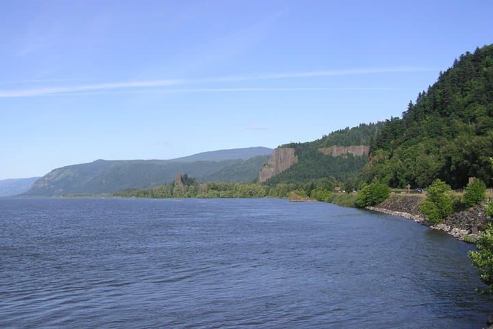 Gorge Explorer: Multnomah Falls & Columbia River Gorge Day Tour from Portland photo 5
