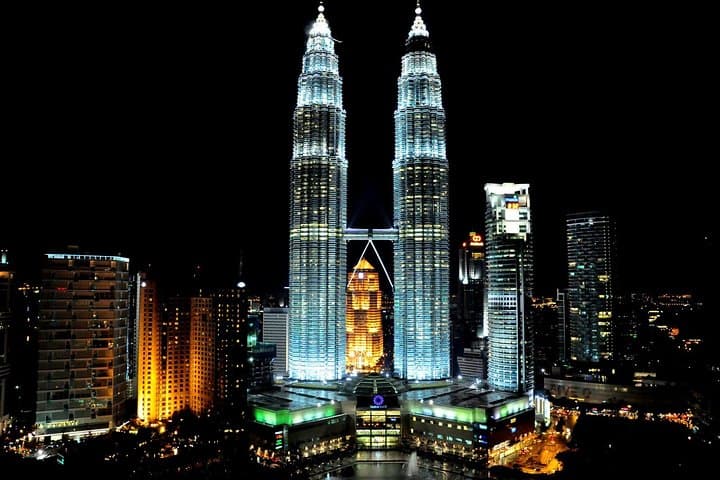 Customizable Private Kuala Lumpur Car Charter — Tailor-Made City Tours with Driver photo 4