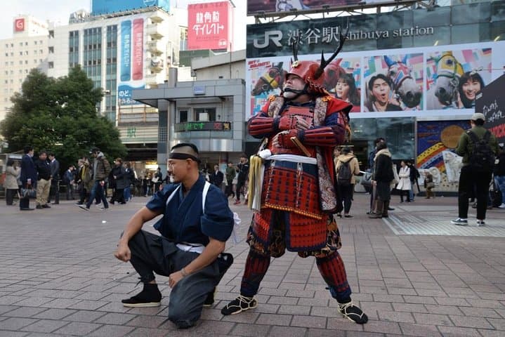 Samurai Photo Shoot in Shibuya: Wear Armor & Pose at Hachiko and the Scramble photo 3