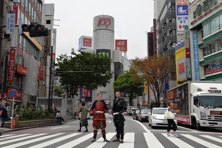 Samurai Photo Shoot in Shibuya: Wear Armor & Pose at Hachiko and the Scramble photo 6