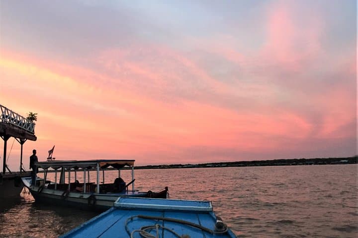 Siem Reap City Tour and Sunset at Kompong Pluk Floating Village — Full-Day Cultural & Boat Experience
