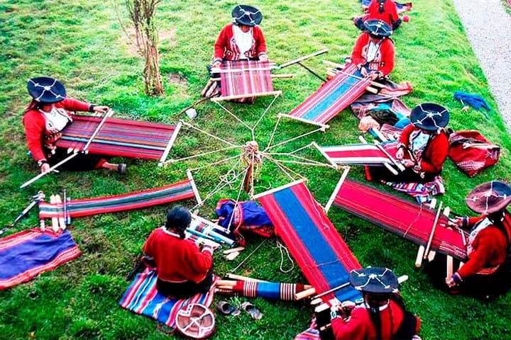 Full-Day Sacred Valley Private Tour from Cusco: Chinchero, Ollantaytambo & Pisac photo 4