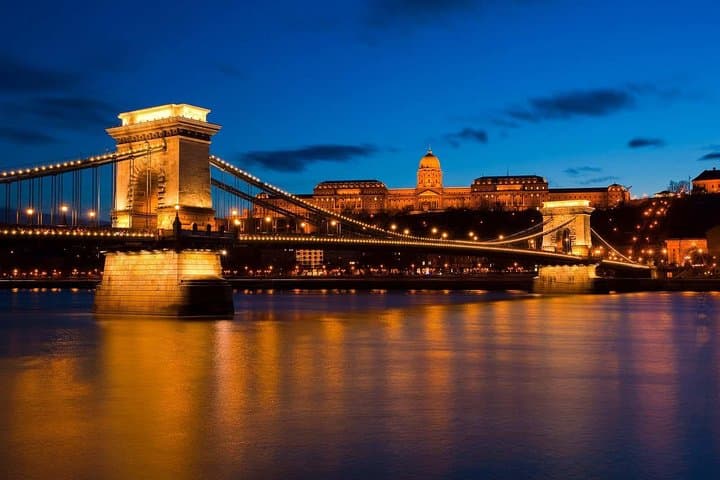 Zagreb to Budapest Private Day Trip: Danube Views, Castle District & Market Hall photo 4