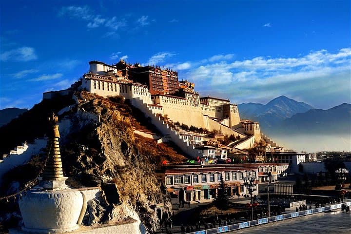 8-Day Lhasa & Tibetan Plateau Overland Tour: Potala, Monasteries and High-Altitude Drives
