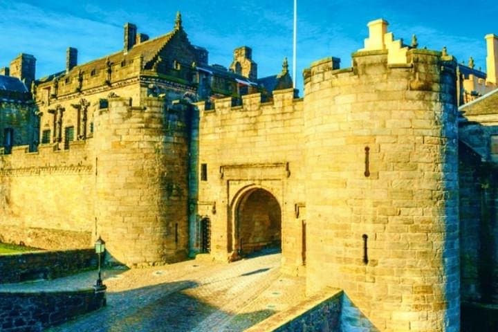 stirling-luxury-private-day-tour-from-edinburgh-wallace-monument-stirling-castle-kelpies photo 6