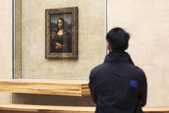 Louvre Museum Highlights Tour: See the Mona Lisa & Top Masterpieces