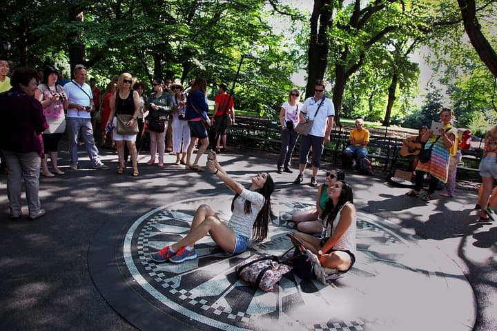 Efficient NYC Coach Tour: 4-Hour Manhattan Highlights by Van photo 4