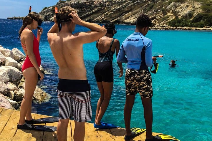 Guided Snorkel at Blue Bay House Reef — Shore Snorkeling in Curaçao photo 2