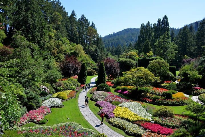 Victoria and Butchart Gardens Day Trip with Gulf Islands Ferry from Vancouver