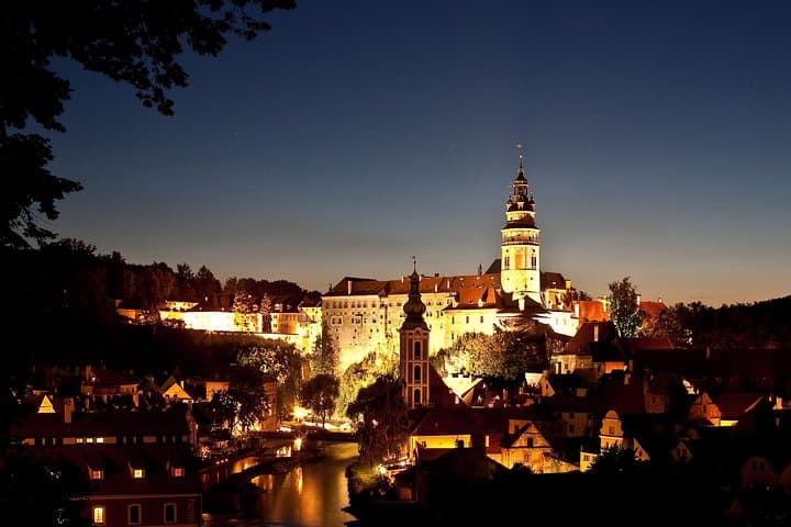 Overnight Cesky Krumlov Trip from Prague: 2-Day Castle & Old Town Experience