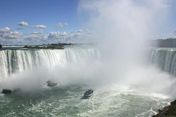 Private All-American Niagara Falls Tour: Maid of the Mist, Cave of the Winds & Local Secrets photo 2