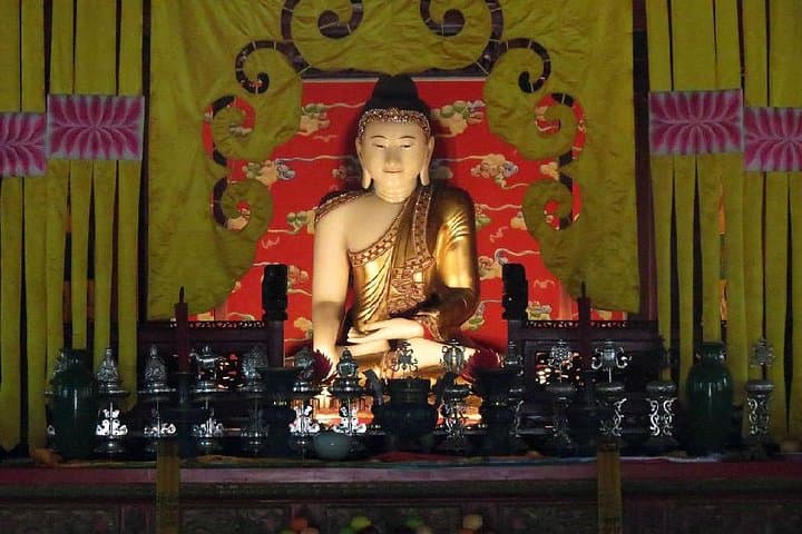 Beijing Private Walking Tour: Jingshan Hill, Beihai Park & Hutongs with Imperial Lunch photo 4