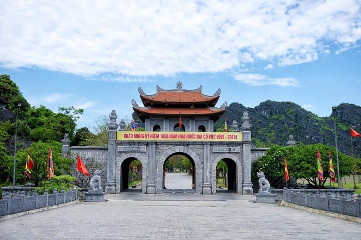 Full-Day Motorbike Tour Around Ninh Binh — Mua Cave, Tam Coc & Hoa Lu photo 6
