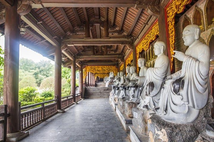 Full-Day Bai Dinh, Mua Cave & Trang An Boat Trip from Hanoi photo 4