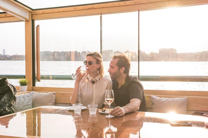 Hudson River Champagne & Cheese Sightseeing Cruise — Chelsea Piers to New York Harbor photo 4