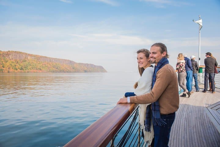 Hudson River Fall Foliage Brunch Cruise to the Palisades