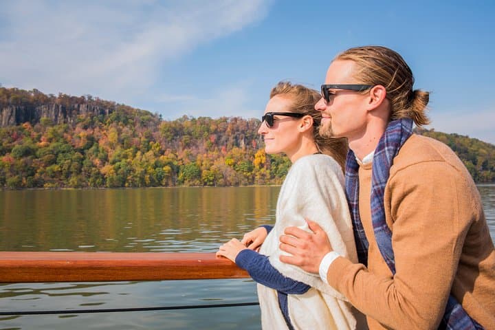 Hudson River Fall Foliage Brunch Cruise to the Palisades photo 5