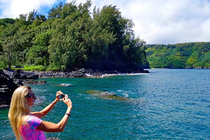 Luxury Road to Hana Tour with Waterfalls, Black Sand Beach & Lunch photo 3