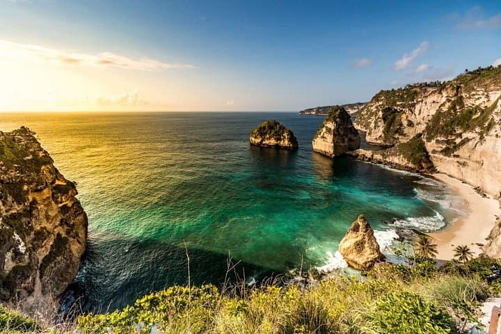 Nusa Penida One-Day East & West Tour: Diamond Beach, Atuh, Kelingking & Molenteng photo 1