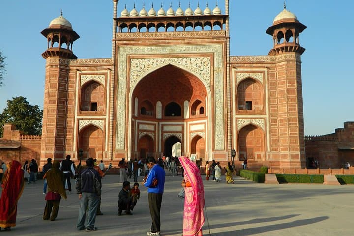 Walk to the Taj Mahal and Agra Fort: Guided Walking Tour Without a Car photo 2