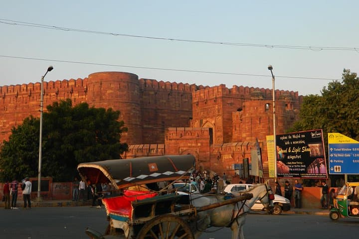 Walk to the Taj Mahal and Agra Fort: Guided Walking Tour Without a Car photo 3