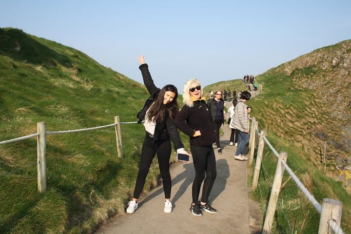 Giant's Causeway Day Trip with Belfast Hop-On Hop-Off Pass photo 3
