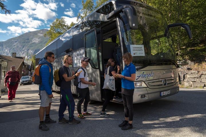 Geiranger Highlights: Flydalsjuvet & Eagle Bend Photo Tour photo 2