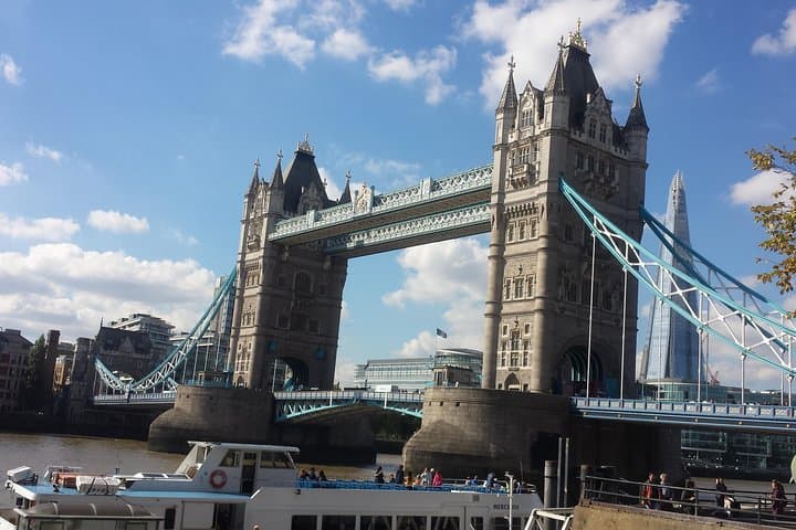 Central London to Southampton Private Transfer: Smooth Chauffeur Service for Cruise Travelers photo 4