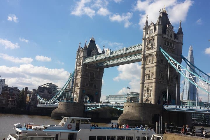 London private chauffeur half-day or full-day vehicle rental for flexible sightseeing photo 3
