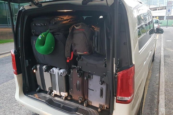 Heathrow to Southampton Cruise Terminal Private Transfer — Luxury Mercedes V-Class photo 5