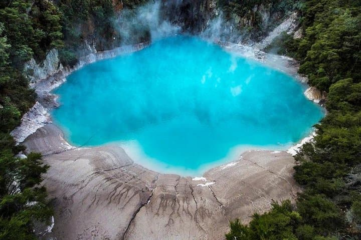 Rotorua Morning Tour: Wai-O-Tapu & Waimangu Volcanic Valley photo 1