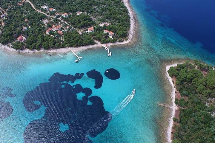 Blue Lagoon & Two Islands Half-Day Speedboat Tour from Split photo 2