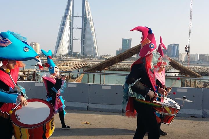 Bahrain in One Day: Full-Day Cultural & Desert Tour from Manama