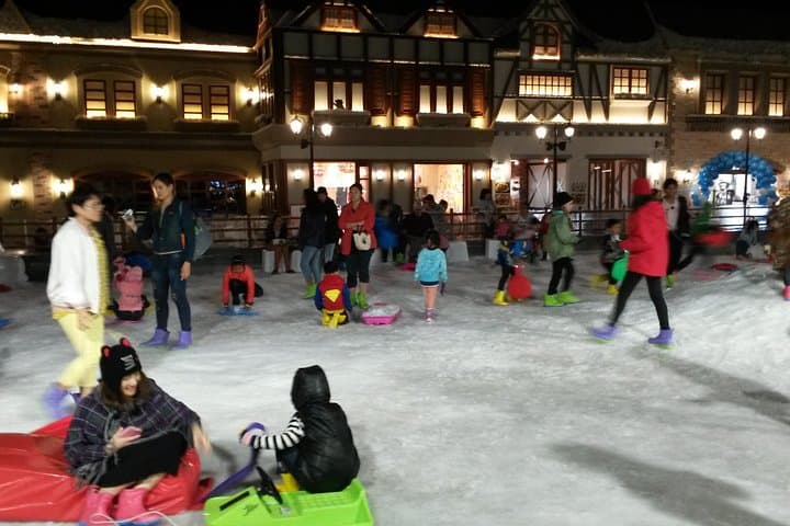 DreamWorld Bangkok: Complete Guide to Rides, Snow Town & Family Fun photo 6