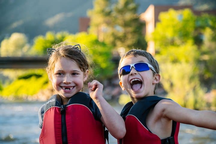 scenic-canyon-half-day-float-glenwood-canyon-colorado-river photo 3