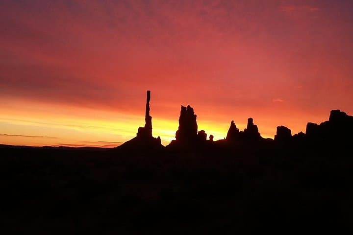 Sunrise Tour of Monument Valley: Witness the Desert’s First Light in Navajo Country photo 3