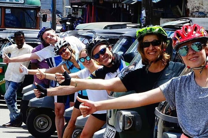 Colombo Countryside Cycling Expedition: Pedal Past Paddy Fields & Sacred Temples photo 5