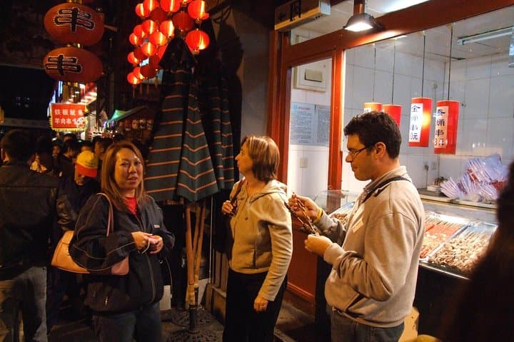 Beijing Private Night Sightseeing Tour: Illuminated Landmarks, Hutong Food & Great Wall Nights photo 5
