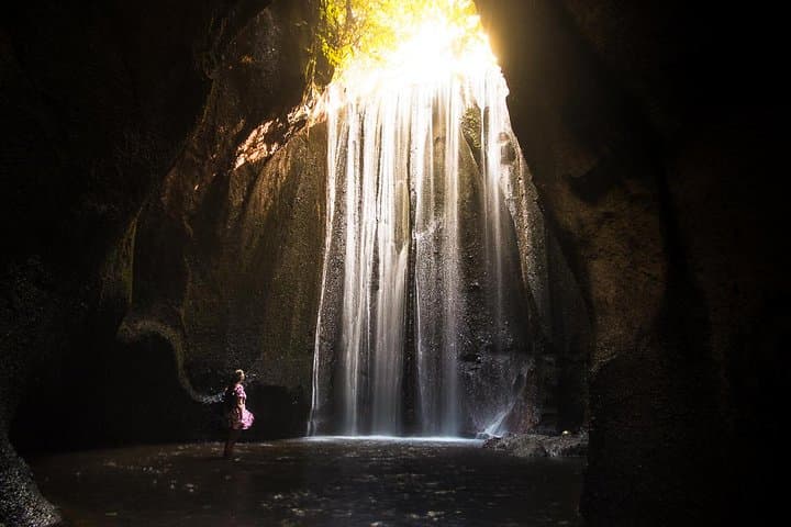 Private Bali Waterfalls Tour from Ubud: Tukad Cepung, Kanto Lampo & Tegenungan photo 3
