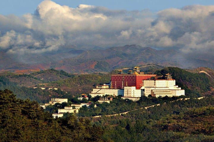 Chengde Summer Resort & Eight Outer Temples: Day Trip from Beijing photo 6