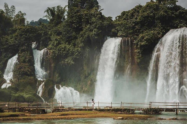 Mountain-to-Beach Loop: 5-Day Northeast Vietnam — Ba Be, Ban Gioc & Bai Tu Long