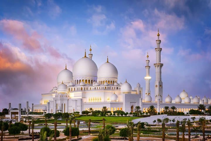 Abu Dhabi in a Day: Private Full-Day City Tour from Dubai