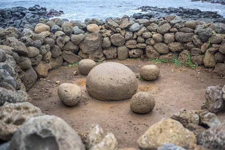 Explore the Enigmatic Moai: A Full-Day Easter Island Adventure photo 4