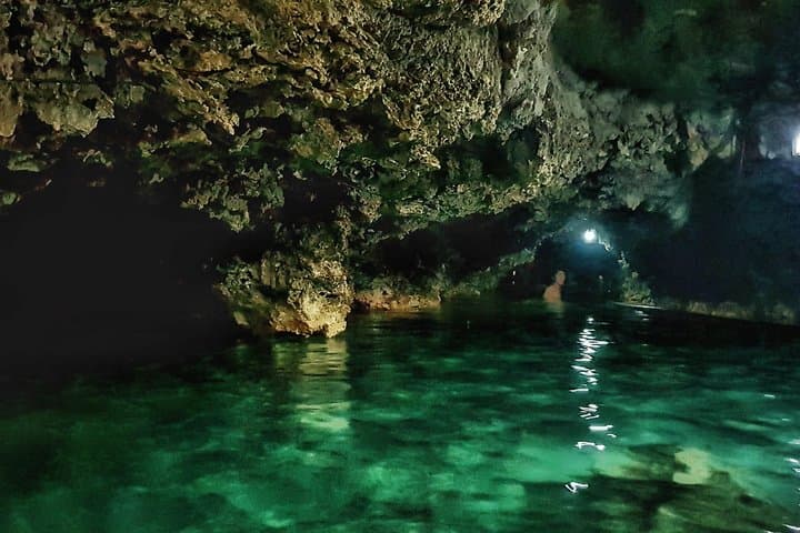 Mulu Showcaves & Headhunter Trail: 5-Day Jungle Trek to Pinnacles and Longhouse