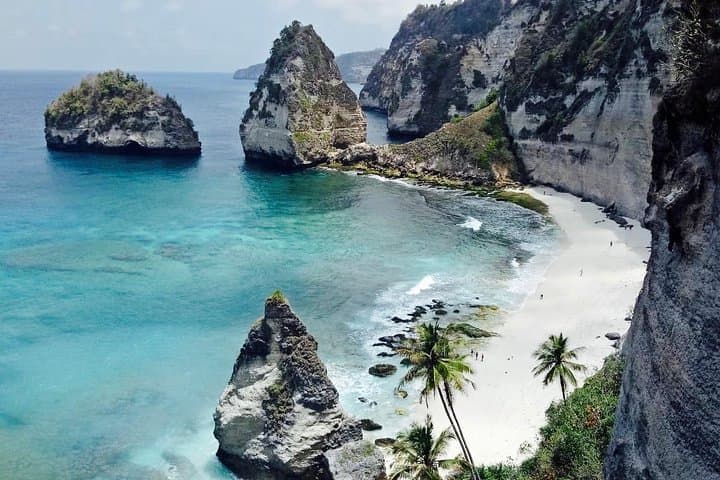 Two-Day Nusa Penida Tour: Kelingking, Diamond Beach & Crystal Bay Guide photo 2